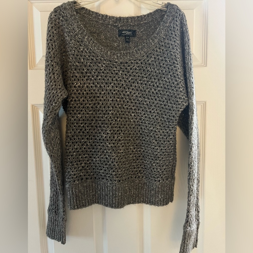 Women’s silver jeans sweater, size medium